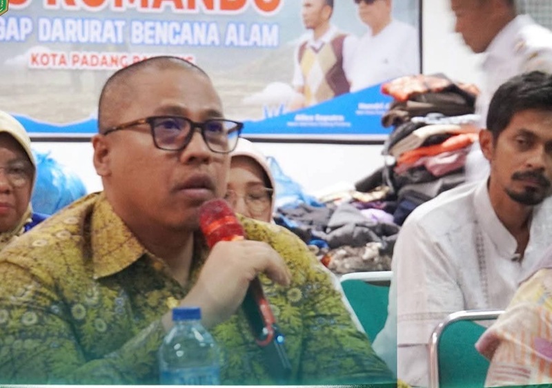 [20.10, 6/12/2025] +62 882-7915-4541: Kin Men Riau Antar Langsung Tiga Truk Bantuan Peduli Kemanusiaan ke  Padang Panjang.  Pd.Panjang.(Minangsatu). Dukungan warga terdampak banjir dan longsor di Padang Panjang,  kali ini datang dari Perkumpulan Kin Men R